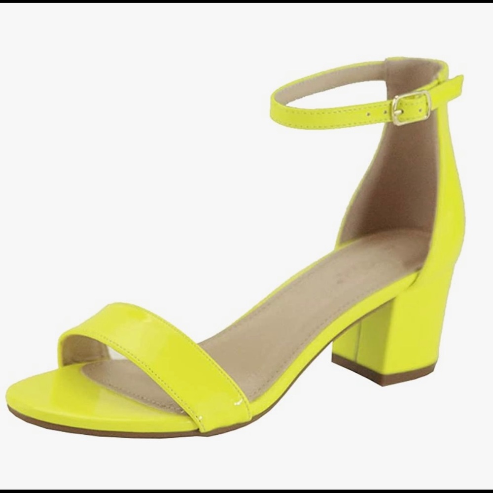 Block heel sandal in neon yellow patent, size 7.5
